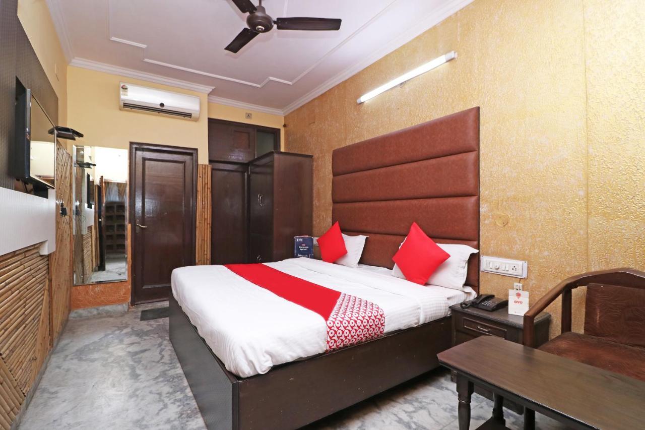 Oyo 29304 Hotel Pooja Yamunānagar Dış mekan fotoğraf