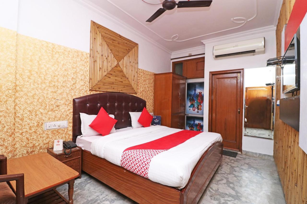Oyo 29304 Hotel Pooja Yamunānagar Dış mekan fotoğraf