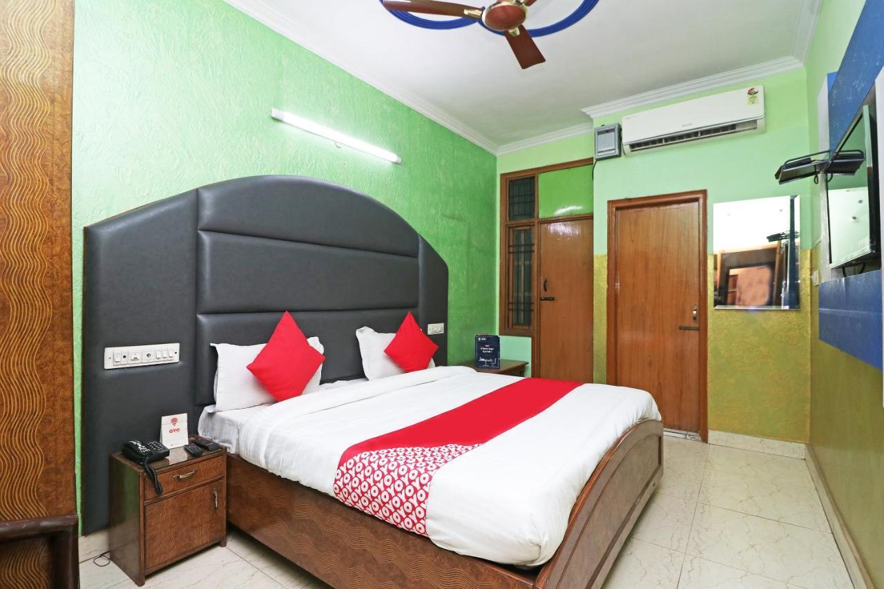 Oyo 29304 Hotel Pooja Yamunānagar Dış mekan fotoğraf