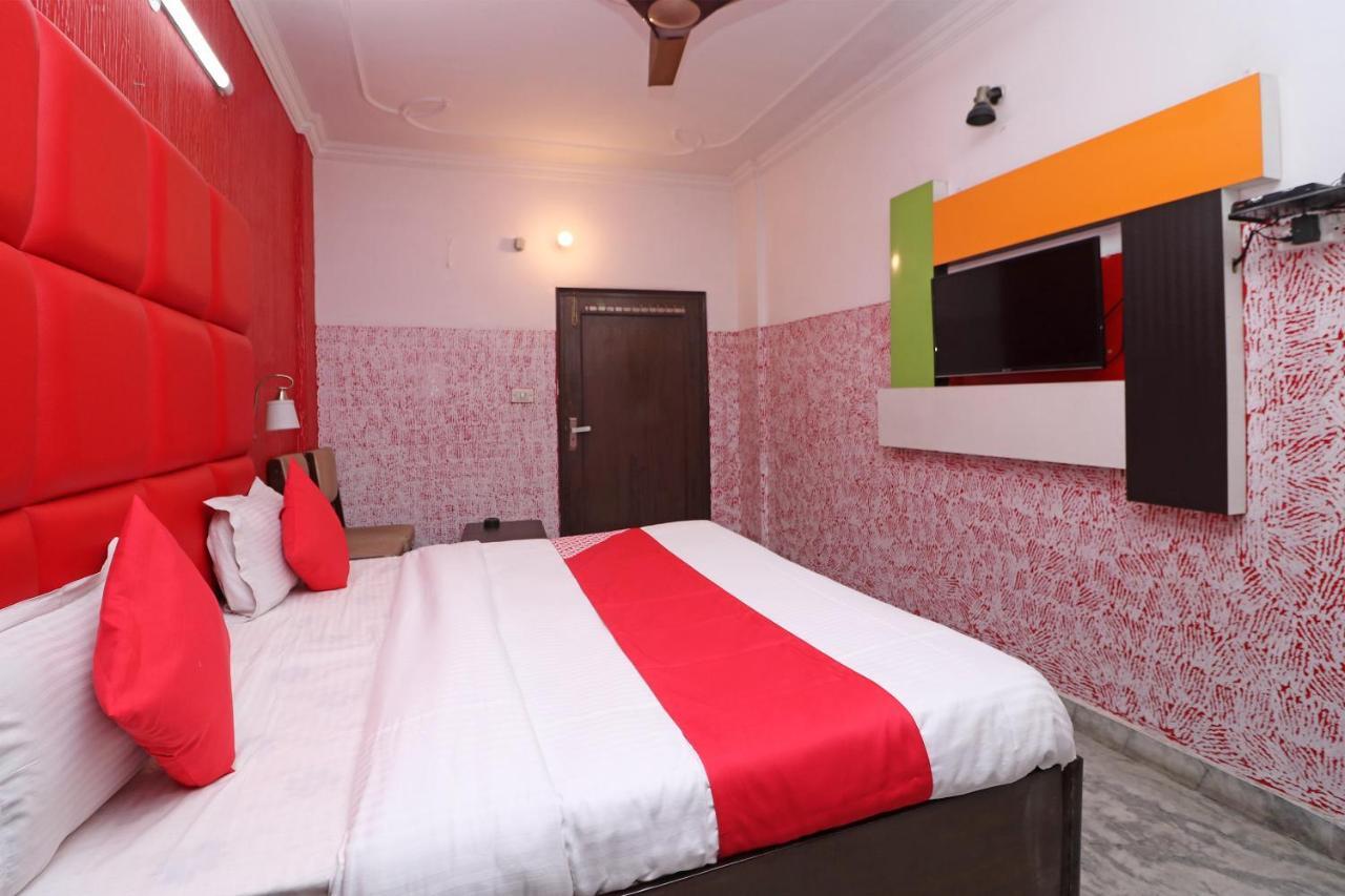 Oyo 29304 Hotel Pooja Yamunānagar Dış mekan fotoğraf